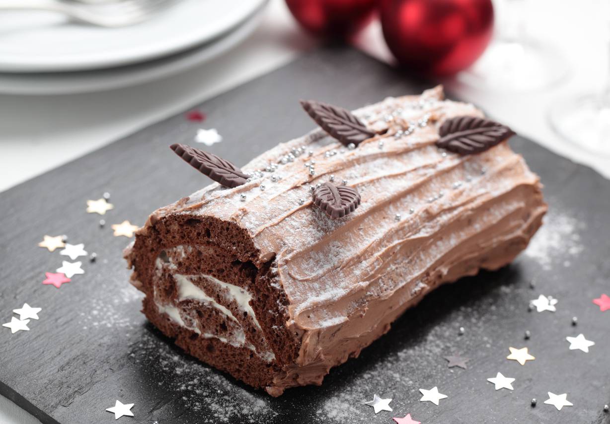Tronchetto Di Natale Con Cioccolato Bianco.Tronchetto Al Cacao Con Crema Al Cioccolato Bianco