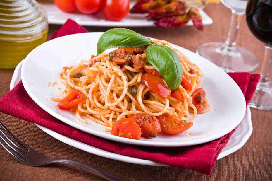 spaghetti tonno e pomodori secchi