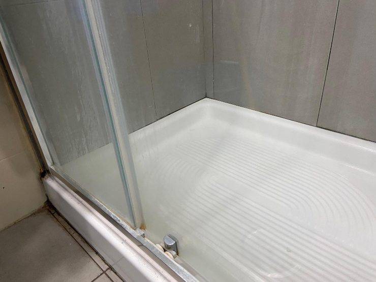 Box doccia: i migliori consigli per rimuovere la muffa