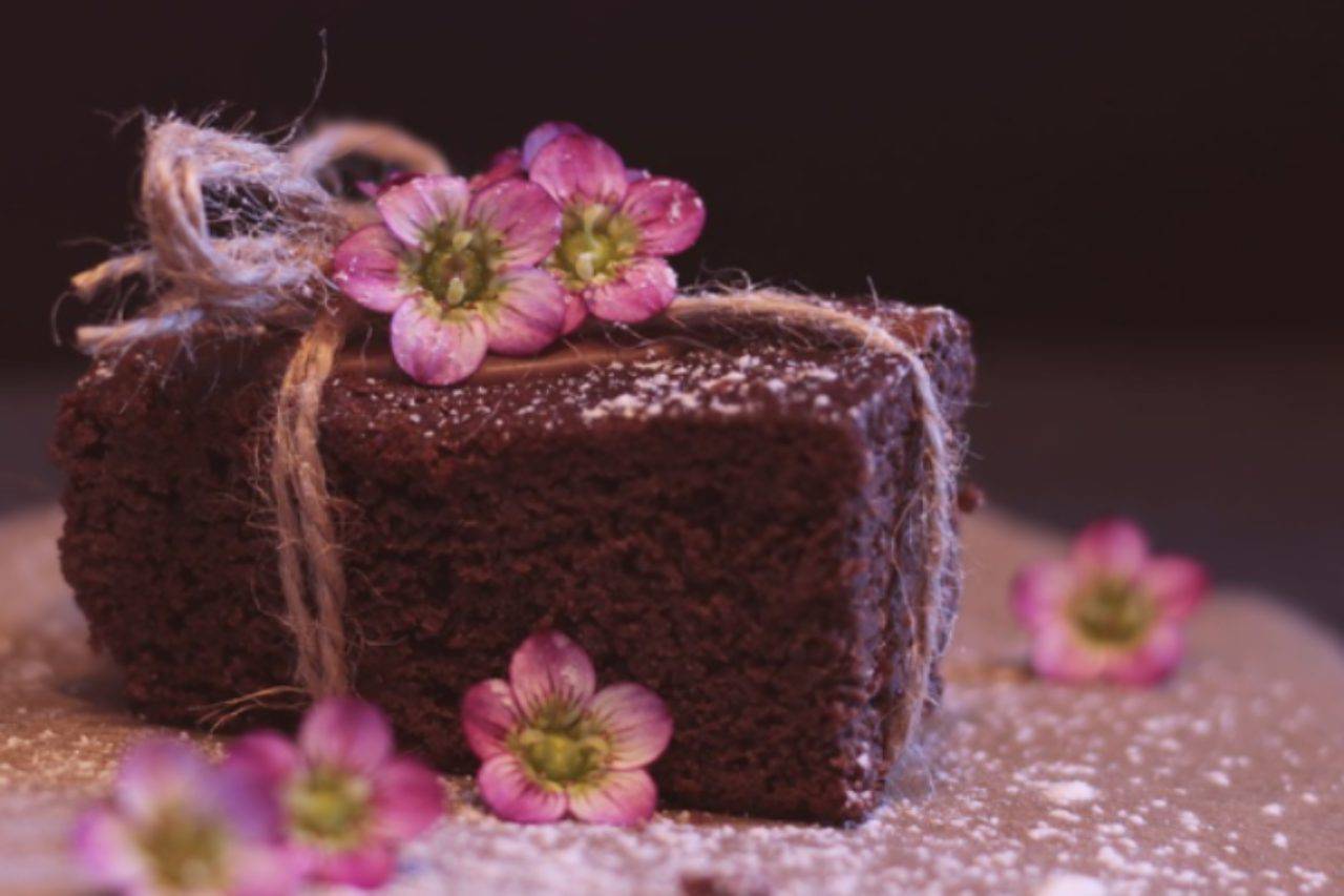 Dieta e dolci: questa torta al cioccolato senza burro e uova vi farà impazzire