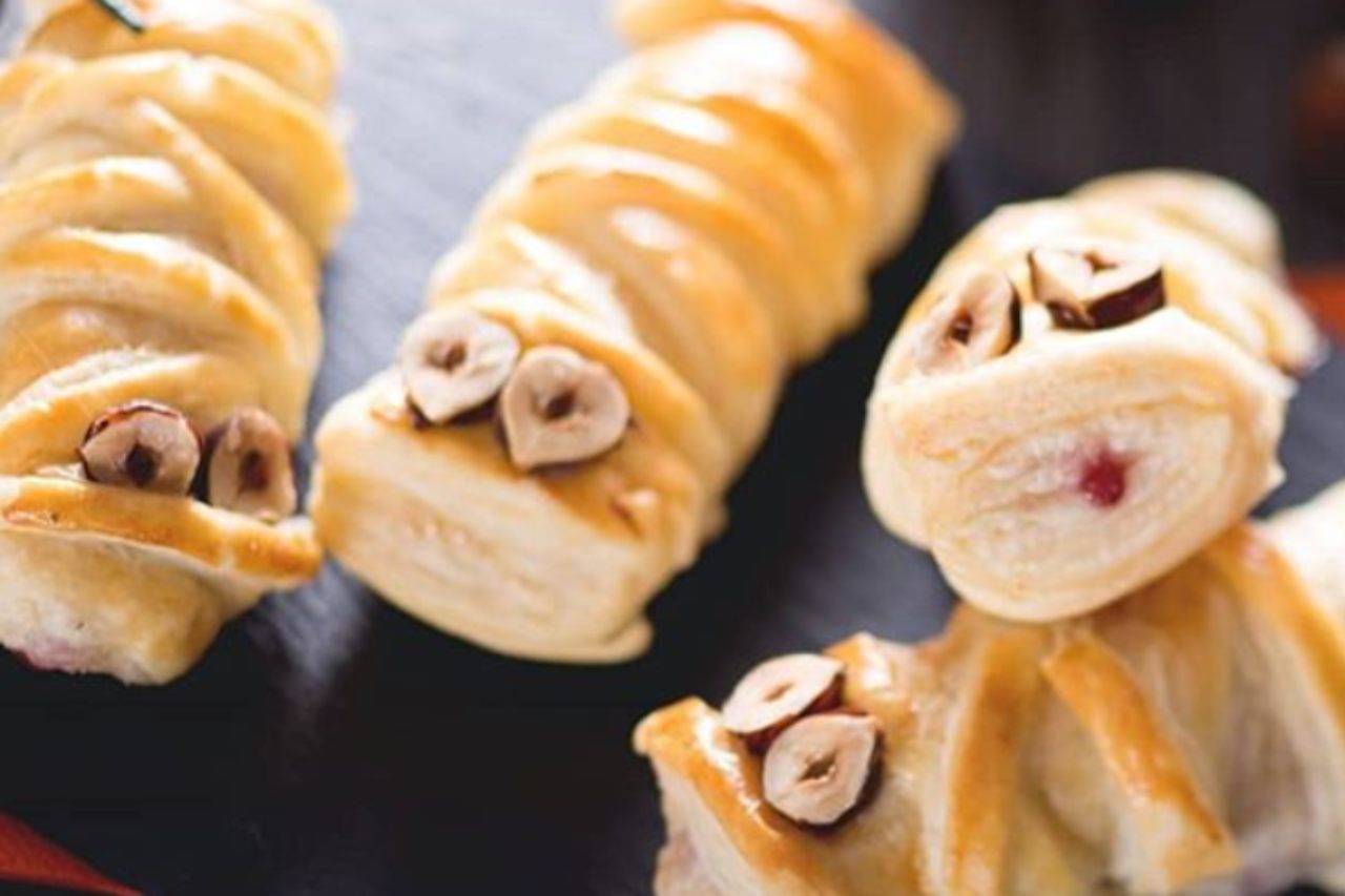 Halloween, mummie con sorpresa: lo snack con solo due ingredienti