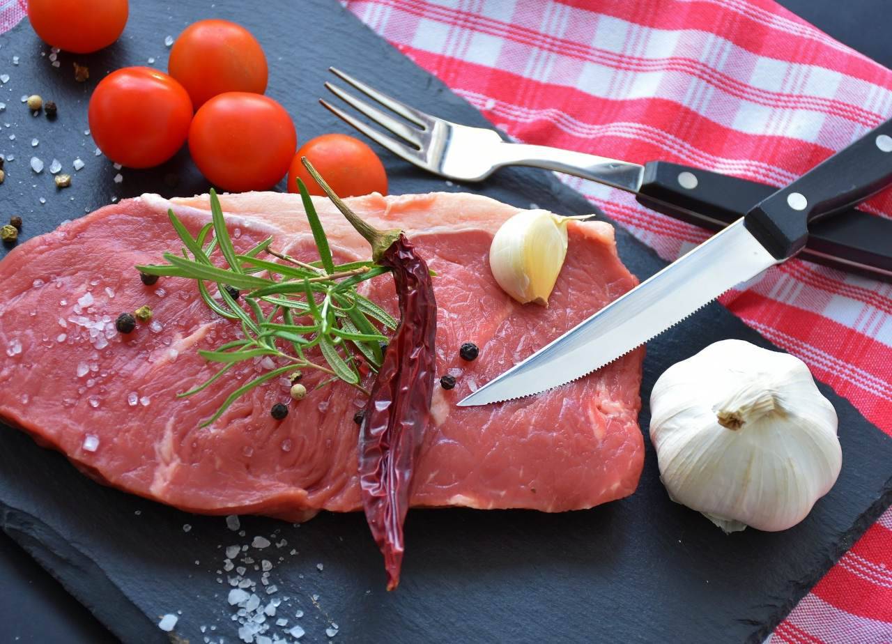 Carne, come renderla più morbida in cottura: i trucchi infallibili (Fonte foto: Pixabay)