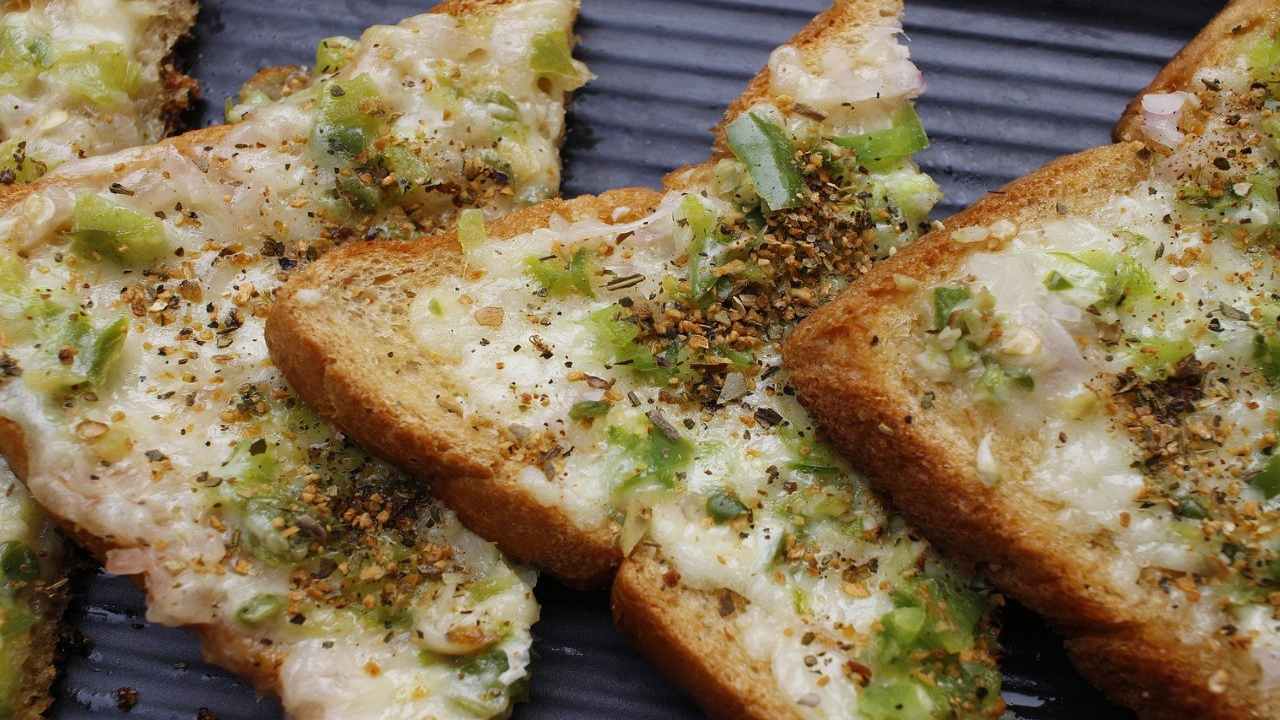 fettine toast con avocado