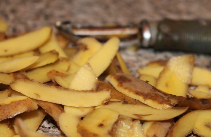 Bucce patate chips ricetta aperitivo veloce