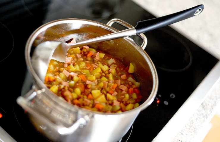 Zuppa lenticchie e zucca ricetta comfort food