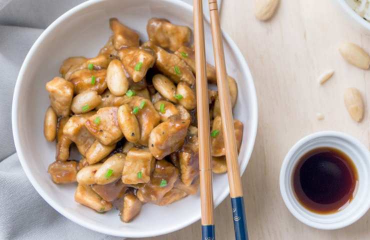Pollo alle mandorle ricette originale cinese