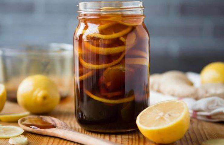 bere miele e limone bevanda toccasana