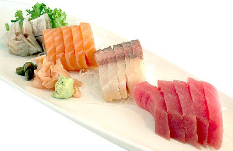 come mangiare carni pesce crudi sicurezza