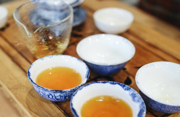 tè verde benefici e buone pratiche alimentari
