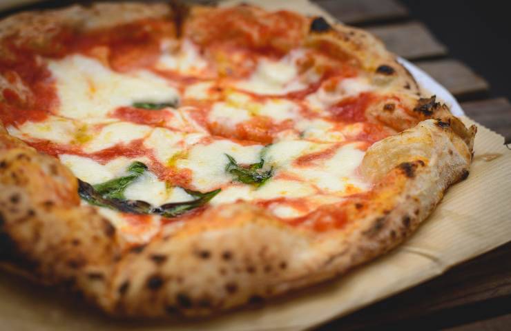 Pizza napoletana consumo in Italia dati aggiornati