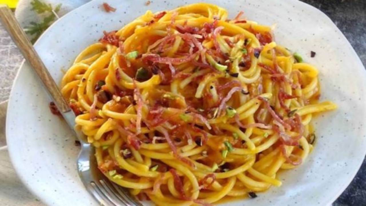 spaghetti speck mandorle crema zucca ricetta facile veloce
