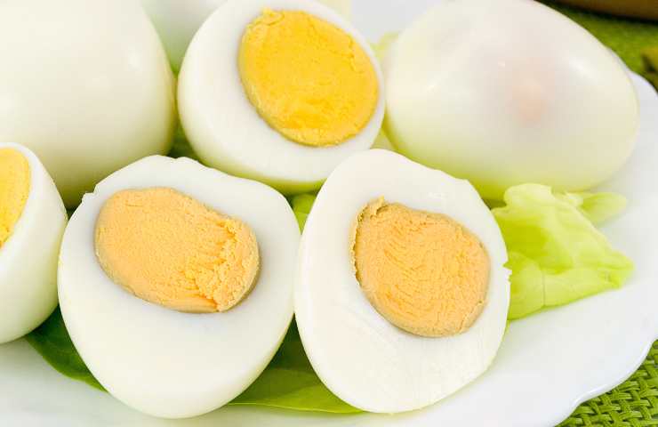 Come sgusciare uova soda senza romperle