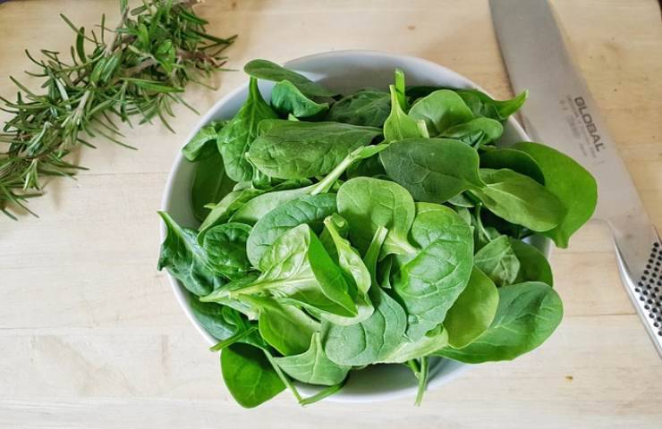 risotto spinaci gorgonzola noci ricetta facile veloce