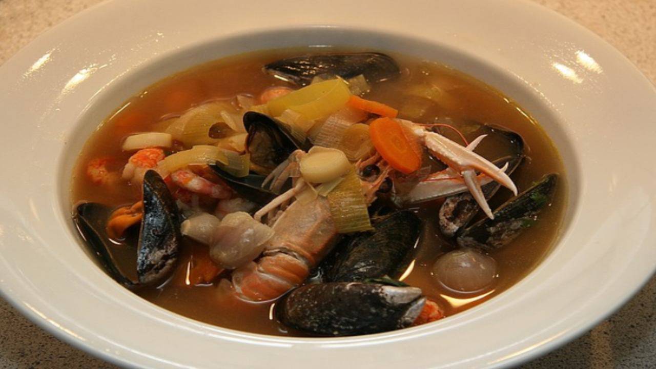 bouillabaisse zuppa pesce ricetta tradizionale gustosa