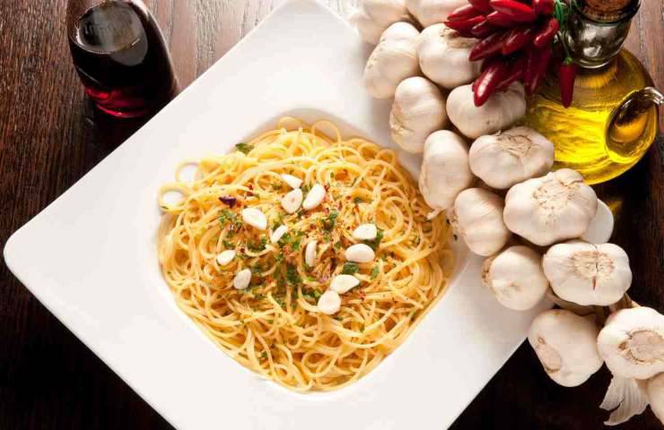 spaghetti aglio olio alici