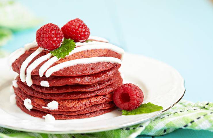 red velvet pancake ricetta