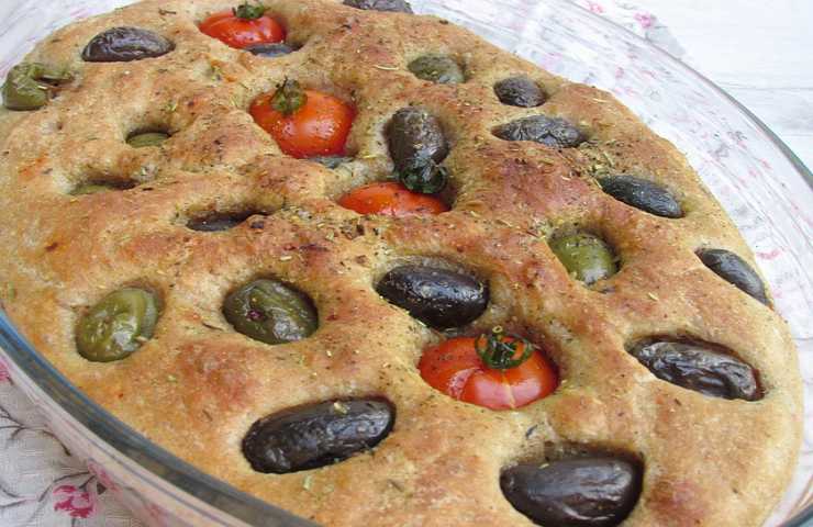 focaccia pomodorini olive ricetta