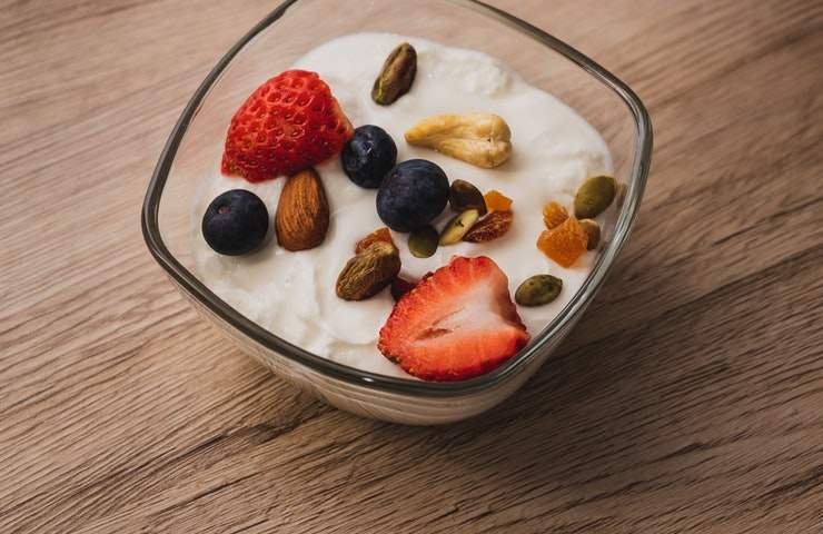 yogurt con frutta snack