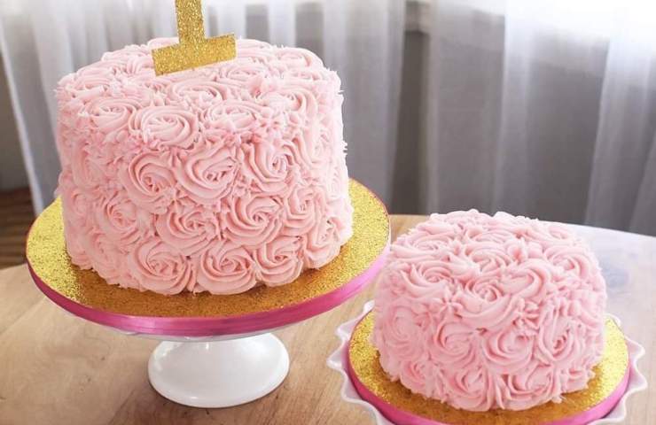 Rose pink cake 
