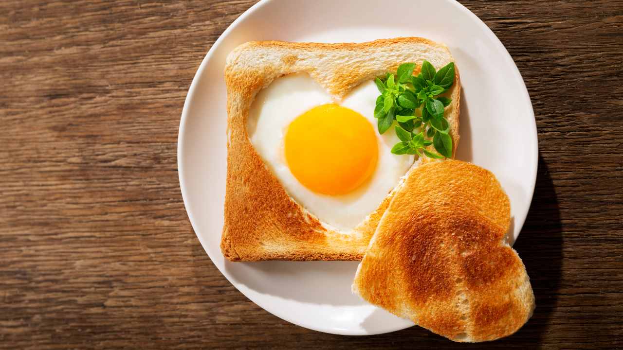 San Valentino toast ricetta colazione salata semplice