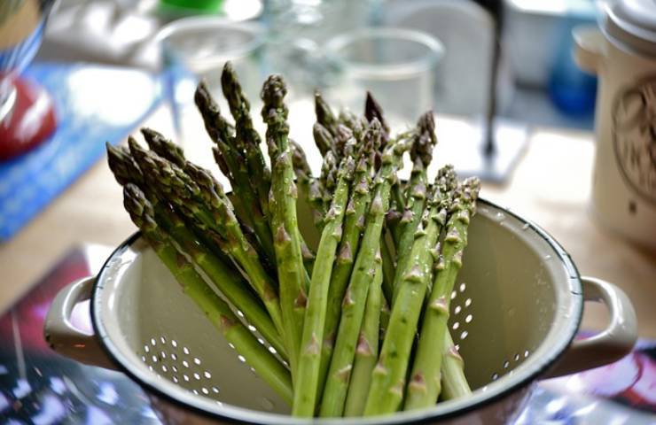 pennette asparagi zucchine piselli ricetta primaverile facile