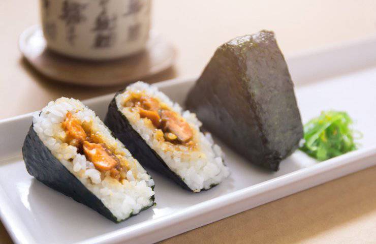 onigiri giapponesi ricetta veloce ricca gusto