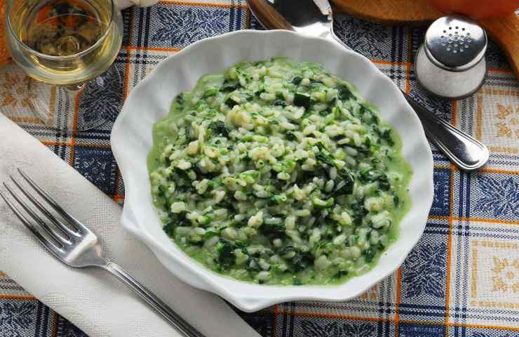 risotto spinaci cremoso ricetta facile veloce