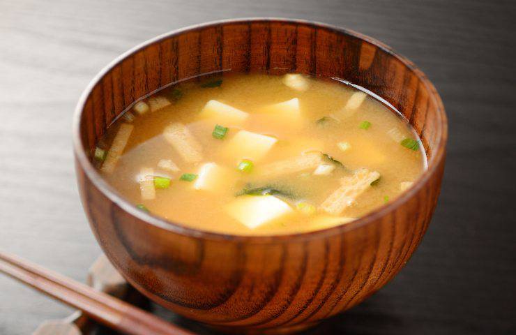 zuppa di miso giapponese ricetta tradizionale