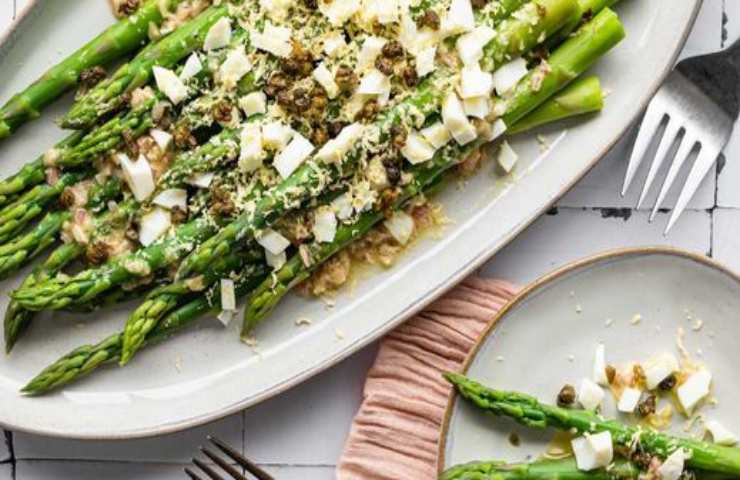 asparagi crumble pane ricetta