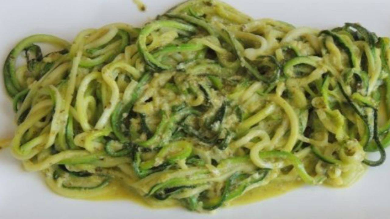 spaghetti zucchine colatura alici ricetta facile veloce