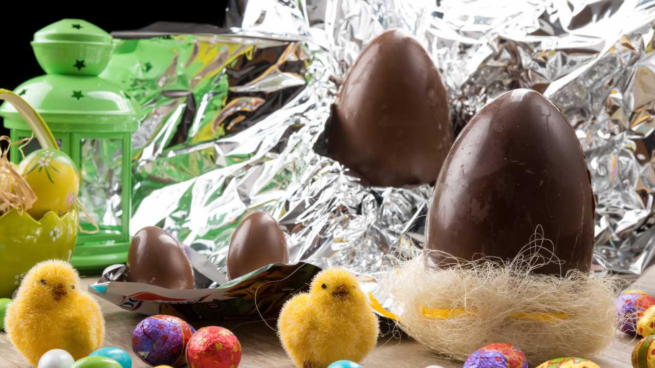 Stangata Pasqua risparmiare uova cioccolato