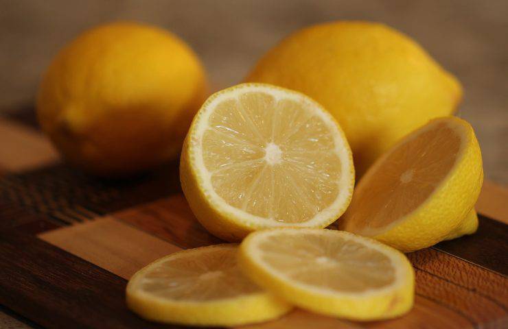 limone bicarbonato pulire argento rimedio naturale