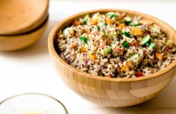 insalata quinoa verdure ricetta
