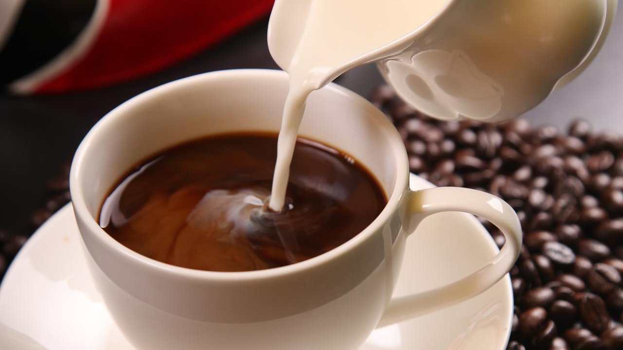 Latte caffè abbinamento evitare assolutamente