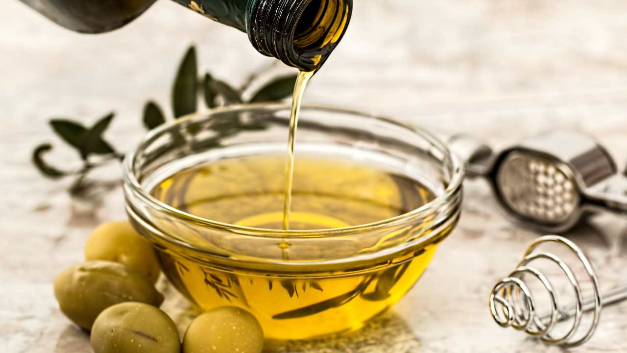 Olio d'oliva uso sorprendente
