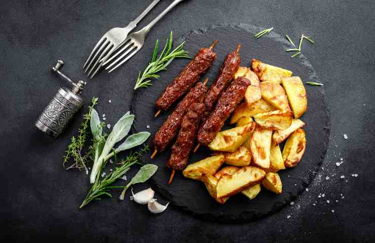 Spiedini carne macinata e patate 