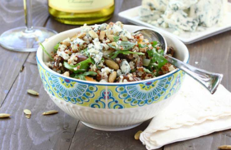 insalata bulgur quinoa verdure frutta secca ricetta