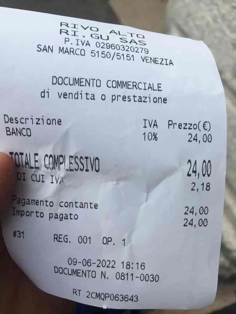 24 euro due macchiatoni Venezia dettagli 