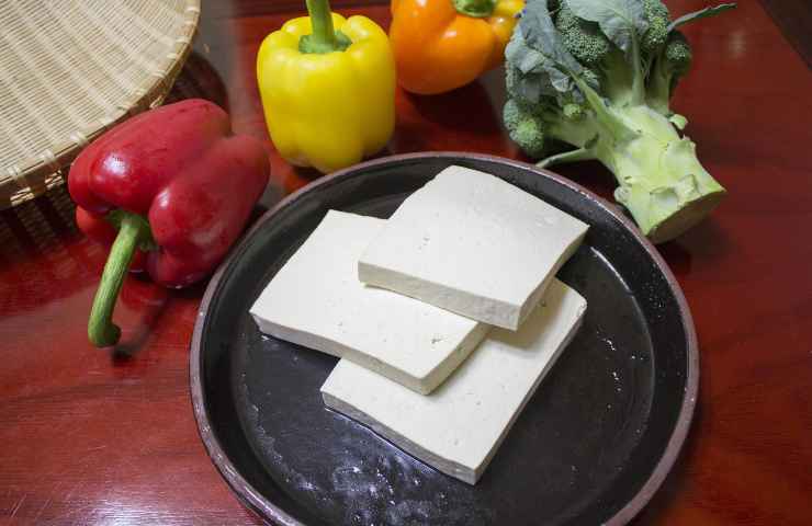 Pasta con tofu e asparagi