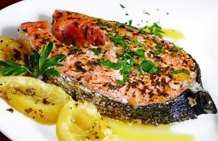 Tranci di salmone speziato al forno ricetta