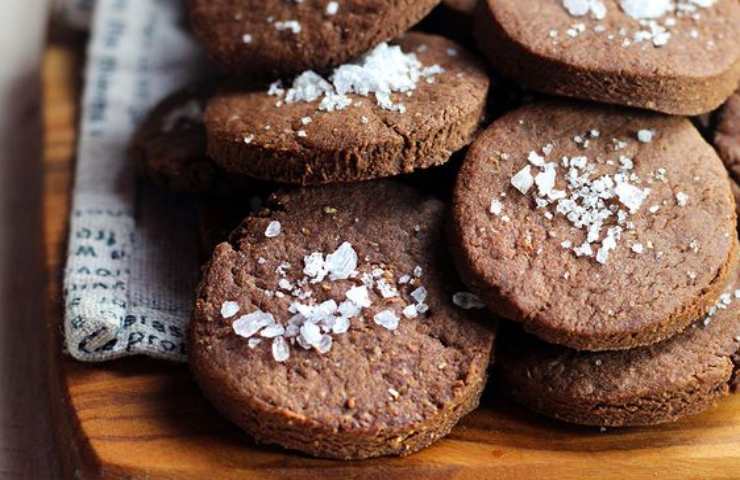 biscotti cioccolato e fiocchi di sale