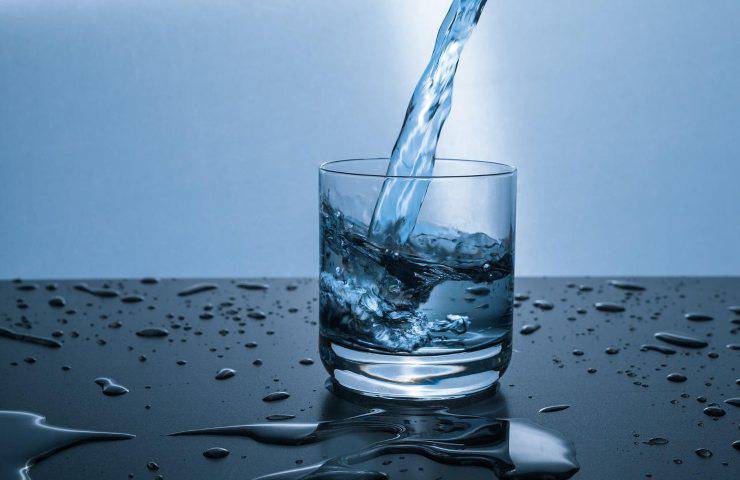 quanta acqua bere giorno
