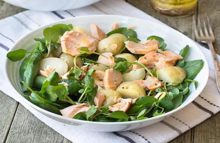 insalata patate salmone ricetta