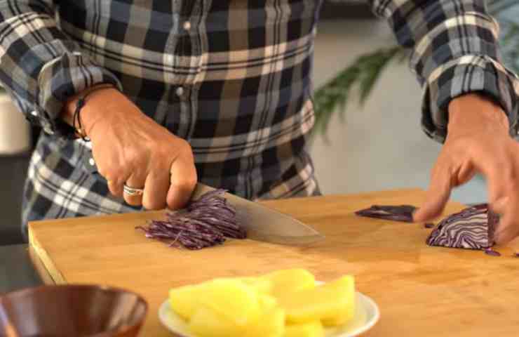 Bruno Barbieri ricetta insalata capesante, gamberi, patate e cavolo