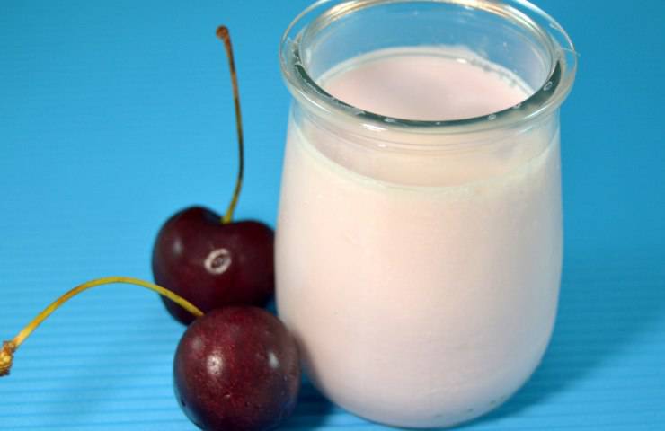 dolce yogurt ciliegie merenda