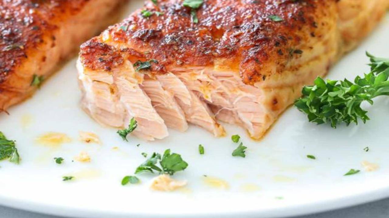 salmone fritto speziato friggitrice ad aria ricetta