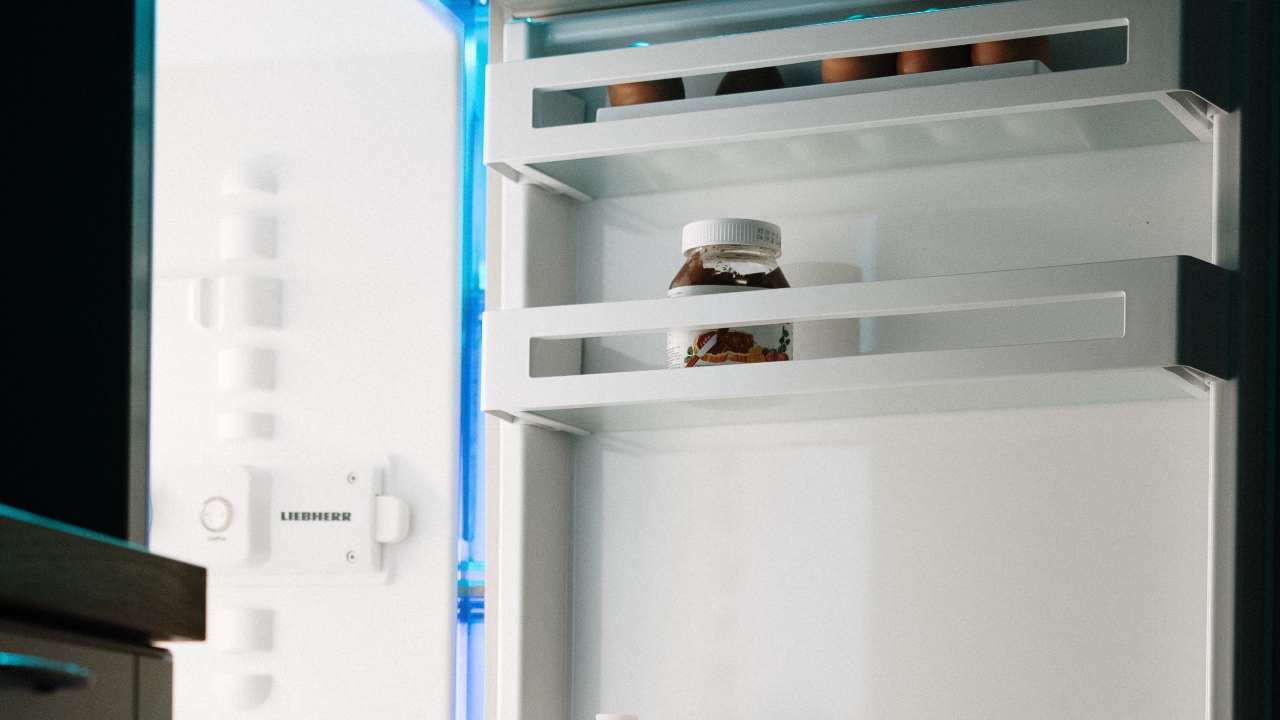 Come pulire ripiani frigorifero