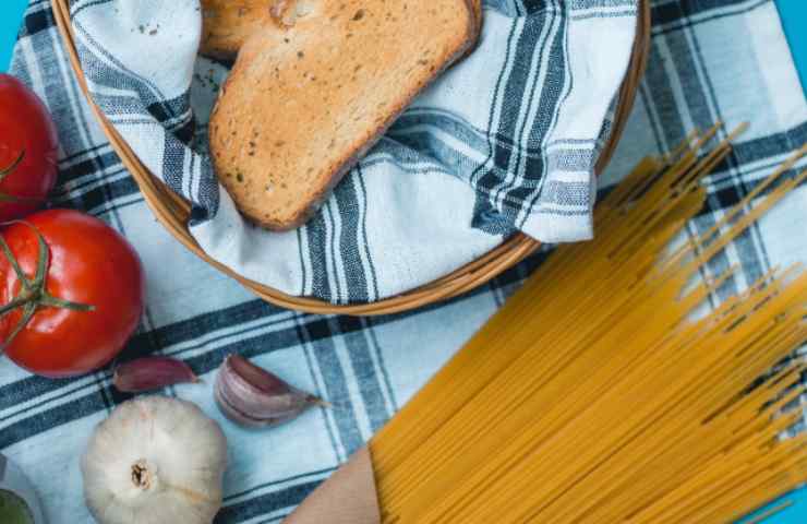 Pane e pasta: cosa succede se non li mangi