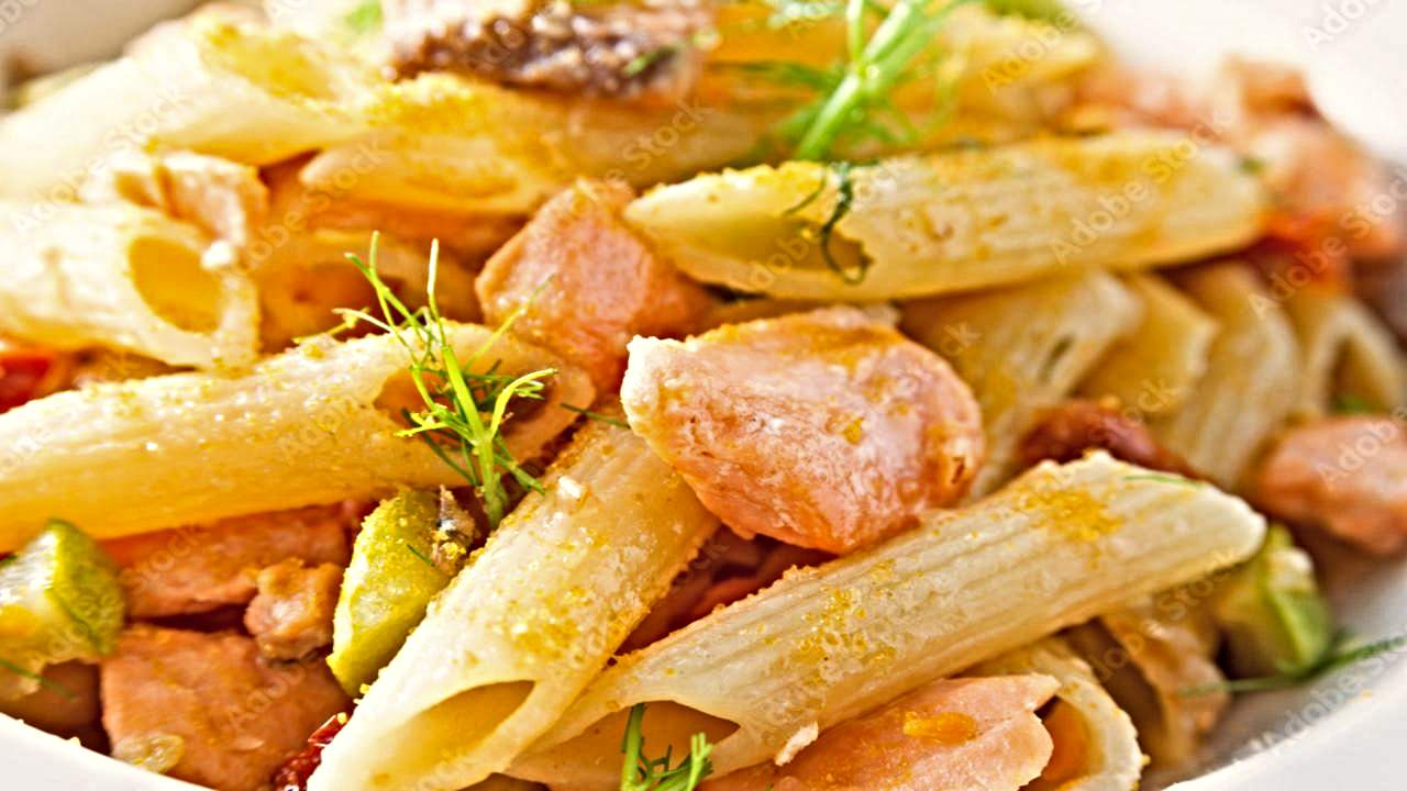ricetta Penne robiola salmone zucchine