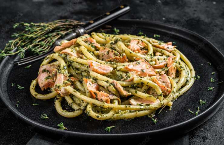 ricetta pasta salmone pistacchi